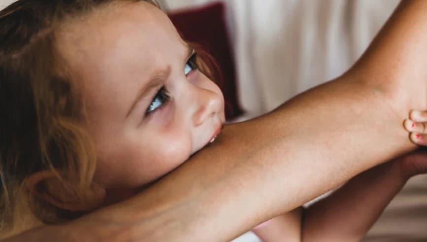 ГРИЗЕЊЕ КАЈ ДЕЦАТА